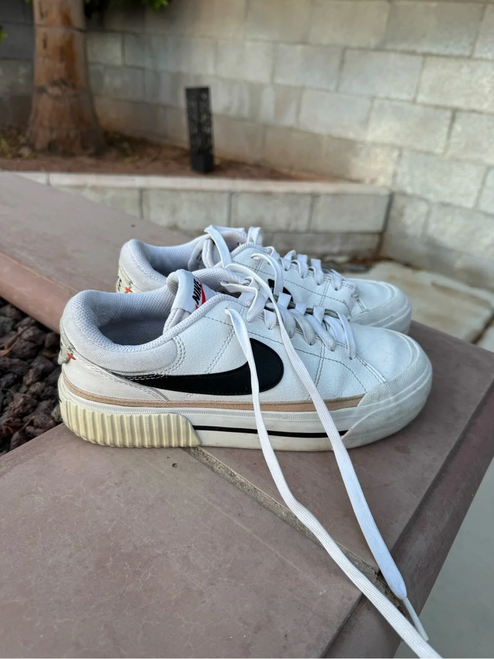 Nike Court Legacy Lift white black platform Low-Top Sneakers